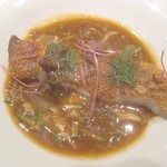 ル・ヴァンキャトル - マハタのポワレ　イシガニと花山椒のソースあんかけ風　イシガニはいい出汁が取れます。