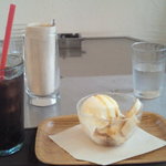 カフェ ガーデン - ￥１００追加のデザートとコーヒー