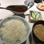 ポンチ軒 - ご飯と豚汁とお新香