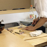 和久 - 調理の光景/茄子と鮎の田楽