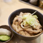 手打ちラーメン 清仁軒 - モツ皿 350円