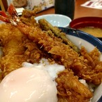 Tendon Tenya - 大江戸天丼温玉乗せ。