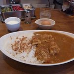 パルフェ - チキンカレー大盛　卵トッピング