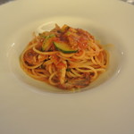 渡り蟹、ケッパー、ズッキーニのパスタ