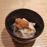 鮨 巳之七 - ウニ、蟹、浅利。一番下にちょこっとだけシャリが。ウニは唐津産です。