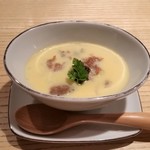 鮨 巳之七 - 茶碗蒸し。牛すじが入っています。（定番）