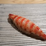 鮨 巳之七 - 車海老。先ほどまで生きておりました。