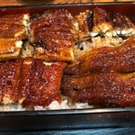 Unagi no uojuu - うなぎ中詰(うな重)・アップ　有名店と比べ比較的お値打ちな価格、外はサクッ、中はジューシーな鰻、甘くも辛くもない程よい塩梅のタレ、とってもおいしいうな重でした！！　2018/03/24