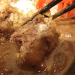 伝説のすた丼屋 - 唐揚げをカレーに浸す喜び