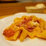 ヴィチーノ - カラブリア産ノドゥイヤとトマトのパッパルデッレ