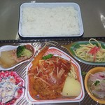 福山まるたま - まるたま弁当410円 海老&トンカツのトマトソースかけと塩焼きそば(2018.07.25)