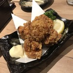 とりひげ - もも肉の唐揚げ（480円）