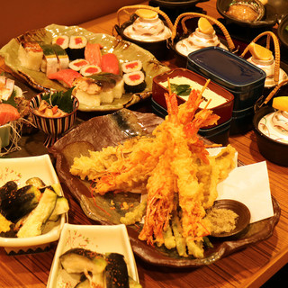 自慢の料理を贅沢に堪能するコースはシーンに合わせて選択可能