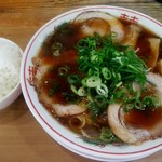 一楽家 - 醤油ラーメンとライス