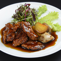 “はまぽーく”と根菜の黒酢スブタ　