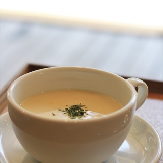 三角屋根 パンとコーヒー_0