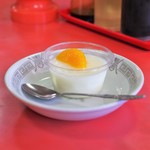 竜丹 - 杏仁豆腐