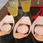 台ヶ原金精軒 本店 - 三つ並べてプルンプルン♪ 冷茶も旨い♪