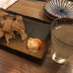 日本酒(グラス)とエイヒレ