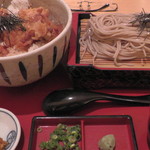 萩の茶屋 - 鶏天おろし丼と蕎麦のセット（1,030円）