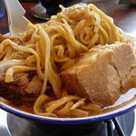 ラーメンビリー - 麺を引き出して