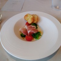 フランス料理 オークヴィル - カリフラワーのむーす、平牧三元豚生ハムを添えて