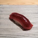 鮨 巳之七 - 鮪（づけ）。