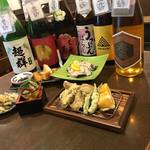 Hiroshimanosakedokorootamaya - 地元酒蔵44蔵より厳選地酒を取り揃えております。