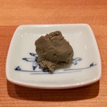 すし 喜邑 - 鮎をすり潰して、バターを練りこんで