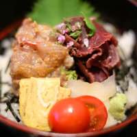 赤坂 互閃 - 天然真鯛、ナガスクジラの紅白丼 1680円