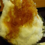甘味処 楓 - ＜2011年8月＞淡雪にメープルシロップをかけていただきます♪