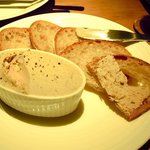 ワインクラブ・ラ・タブレ - 本日のタパス、白レバーのペースト500円、安いだけじゃなく美味しい
