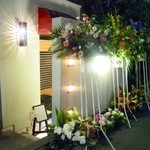 ワインクラブ・ラ・タブレ - 元老舗のお寿司屋さん、モダンなライトがいい灯り