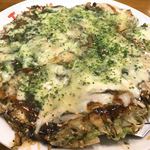 Okonomiyaki Tokugawa - 広島野菜焼＋チーズ アップ