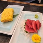 Sakagura Washin - 出汁巻き玉子とマグロ