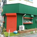 リアン - 別のお店ですが、文学館通りから少し引っ込んだ場所に出来たイリバル。土日祝は午後３時開店のお洒落酒場みたいで、前に焼鳥ブルースの帰りに通れば、賑やかでした。