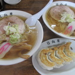 青竹手打ラーメン 日向屋 - 餃子はシェア･･･。