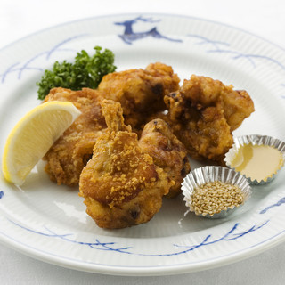 “Fried young chicken” that has been passed down since the company was founded in 1923.