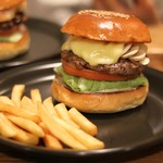 REDS’ BURGER STORE - 