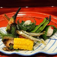 草喰 なかひがし - 【祇園祭】・茂木茄子揚げ煮+枝豆、海老、紫蘇　・玉蜀黍味噌漬け　・子鮎　・鰹の山椒漬け　・もろこ、黒胡麻　・あかざ　・/鱧の梅肉握り