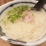 肉汁餃子のダンダダン - 鶏出汁にゅう麺