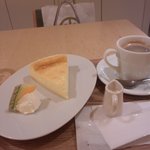 ピカソルカフェ - メロンのチーズケーキ