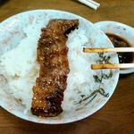 大松園 - お肉でご飯を巻いて食べます