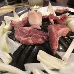 大衆中遊華食堂 八戒 - 生ラムと淡路の玉ねぎ焼きやき〜