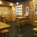 白虎隊 - 普通のキレイめな居酒屋内装。