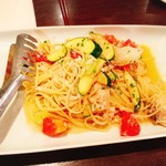 カネ保水産 - 夏野菜と自家製ツナのパスタ