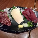 個室居酒屋 あばれ鮮魚 日本酒横丁 - 馬刺し三点盛り」