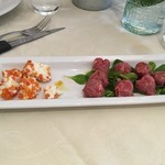 Trattoria Perla Cafe - ドライパパイヤ入りSeirass 、Carne cruda -カルネ・クルーダ