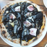 Pizzeria Famiglia - イカスミピザ(2018.6.25)