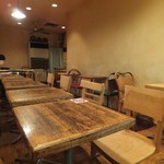 パパラギ - 店内の様子　奥は喫煙席